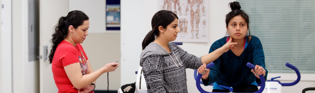 Exercise students in human performance lab