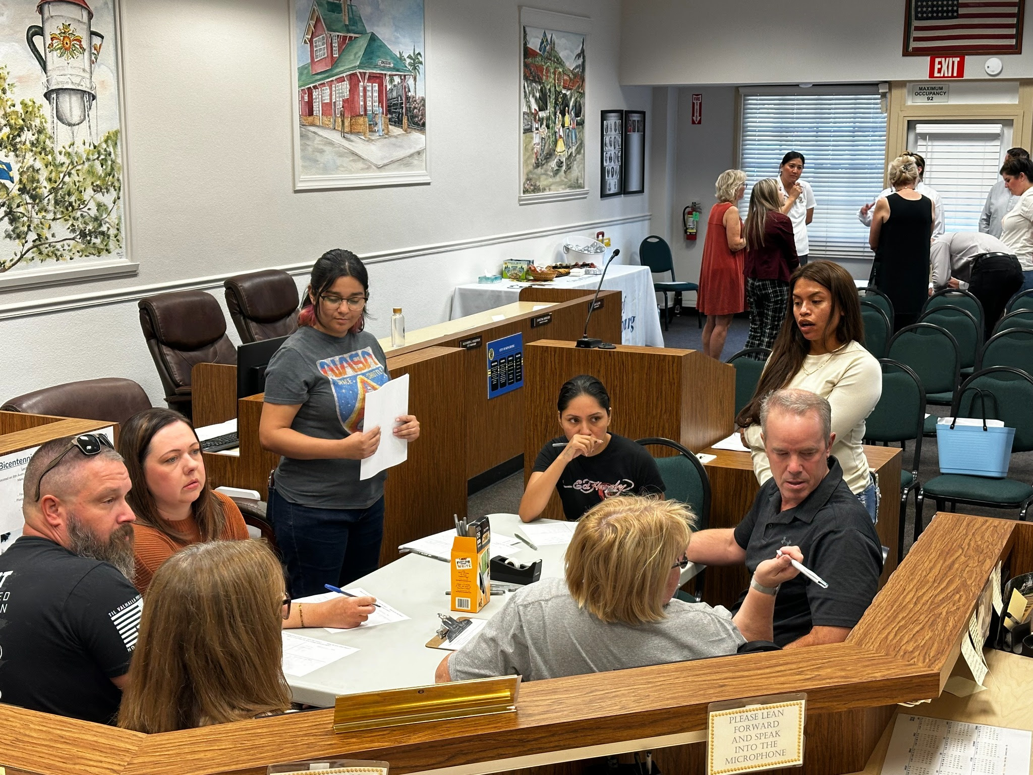 Kingsburg city council members and REC 77s students.