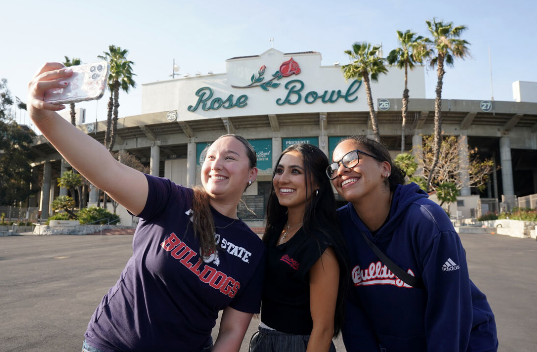 RA 154 visits the Rose Bowl